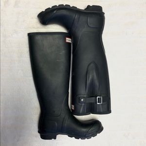 Matte Black Hunter Rain Boots with Adjustable Calf